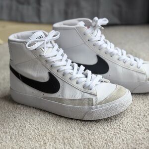 Nike Blazer Mid '77 size 6Y